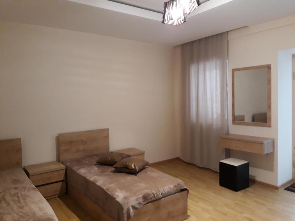 2 Bedroom Apartment In Chugureti Tbilisi Luaran gambar